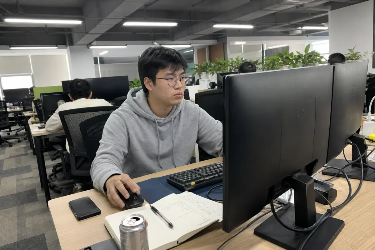 钉钉群机器人能干哪些活?8 类企业场景落地清单
