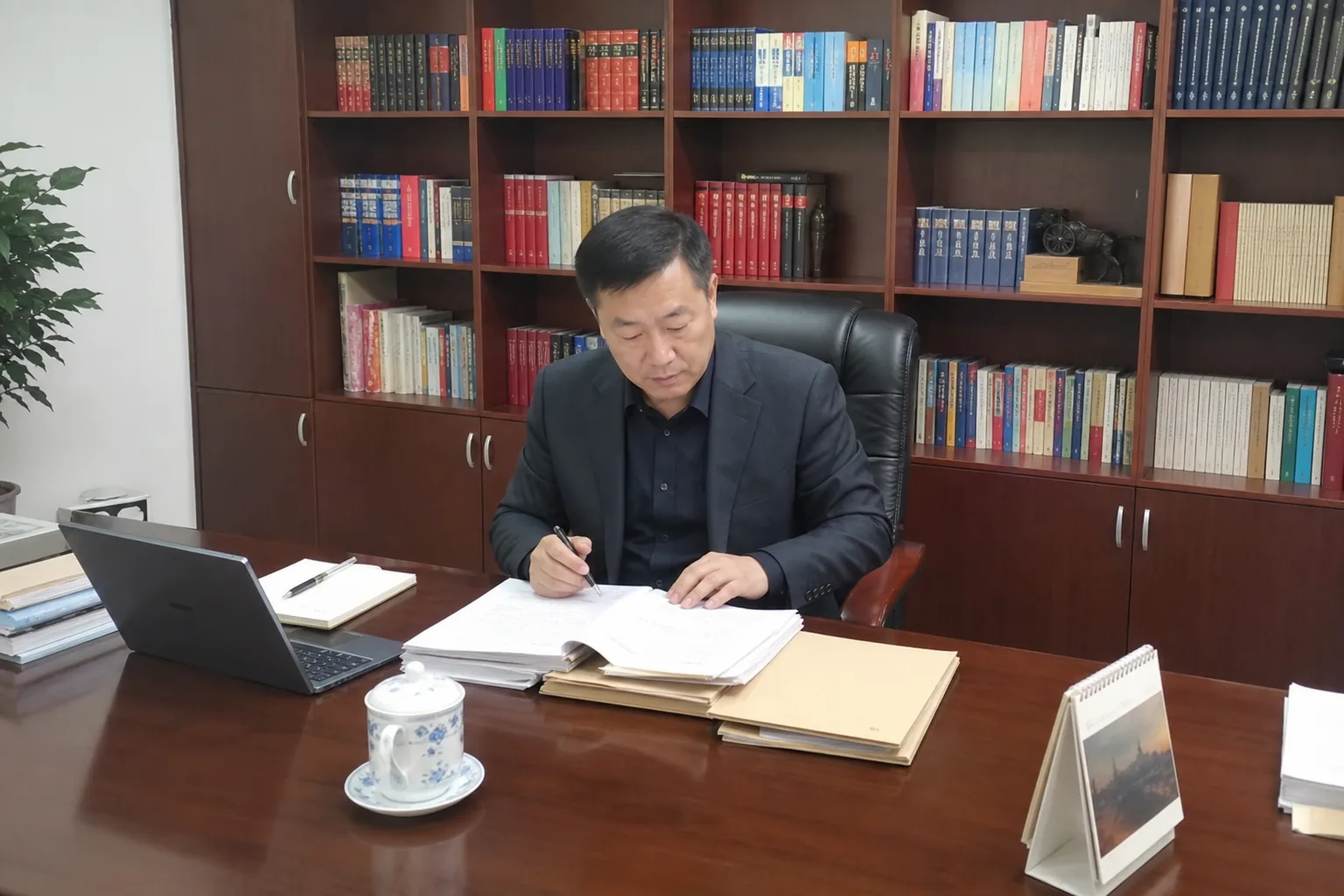 律所/会计师事务所工时怎么管？计费、回款、合伙人分账的实战